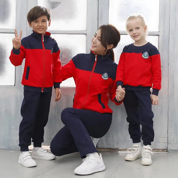 怎樣確保春秋季幼稚園校服批發(fā)品質(zhì)呢?