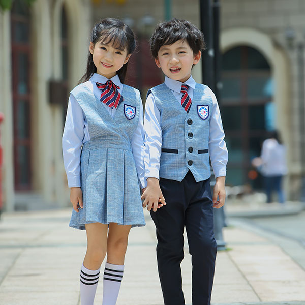 定做校服要找怎樣的廠家